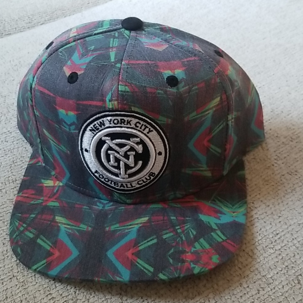 COPY - Flat brim snapback Adidas NYC football club Sample